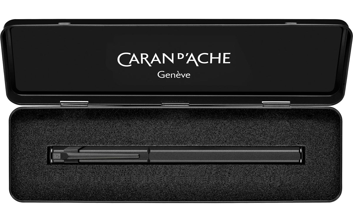 Caran dAche Füllfederhalter 849 Black Code