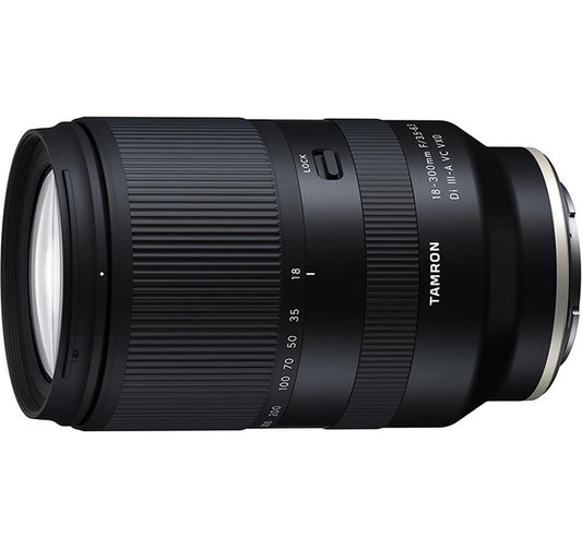 Tamron AF 18-300mm f / 3.5-6.3 Di III-A VC