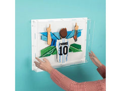 iDisplayit | Acryl-Wand-Display LEGO 43018 Lionel Messi | Torjubel Mit weissem Hintergrund