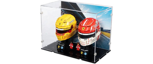 iDisplayit | Acryl-Display 2 x LEGO F1 Helme | Mit Hintergrundbild & schwarzem Boden