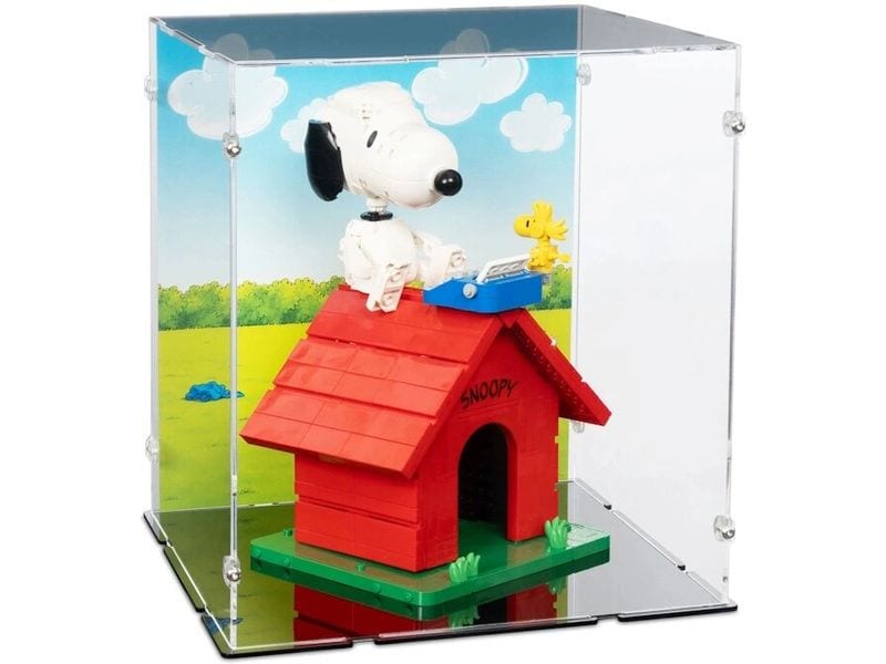iDisplayit | Acryl-Display LEGO 21368 Peanuts Snoopys | Mit Hintergrundbild & schwarzem Boden