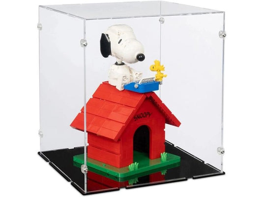 iDisplayit | Acryl-Display LEGO 21368 Peanuts Snoopys | Mit schwarzem Boden
