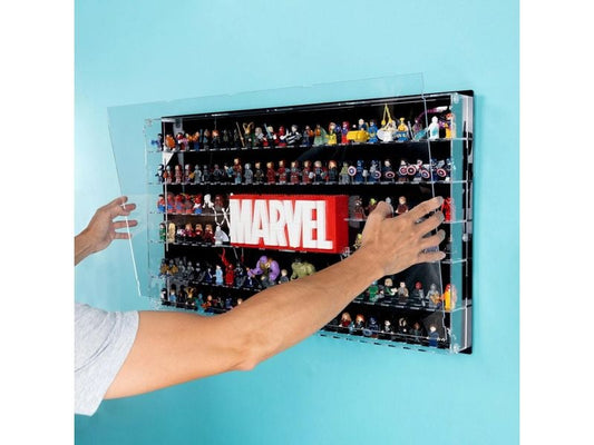 iDisplayit | Acryl-Wand-Display 128 LEGO 76313 | Mit schwarzem Hintergrund