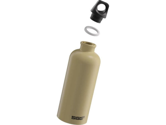 SIGG | Trinkflasche Traveller, 0.6L | Aluminium, Caramel Sand