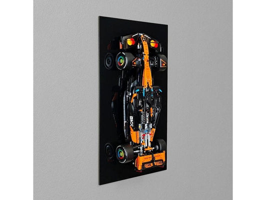 iDisplayit | AcrylWandH. LEGO 42228 McLaren MCL39 F1 | Mit schwarzem Hintergrund