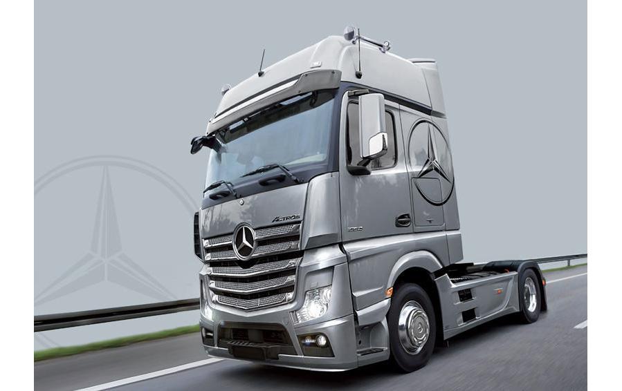 Italeri Mercedes Benz Actros Giga Space