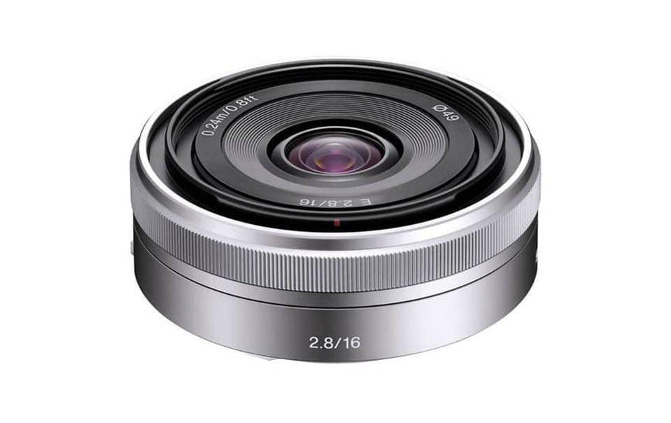 Sony SEL 16mm f / 2.8