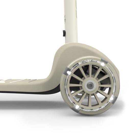Scoot and Ride | Highwaykick 3S | Ash